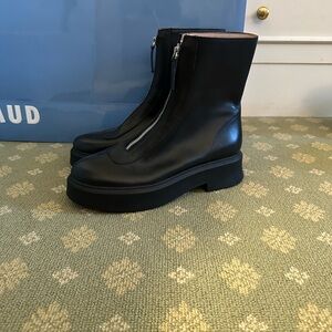 Steve Madden Jobes Black Leather Ankle Boots with Zipper